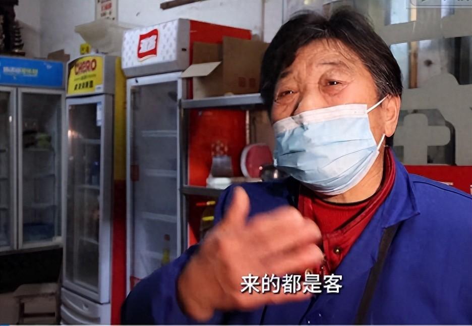 武汉砂锅婆婆，25年不挂牌，一窝砂锅1000起，从不招待民工和学生